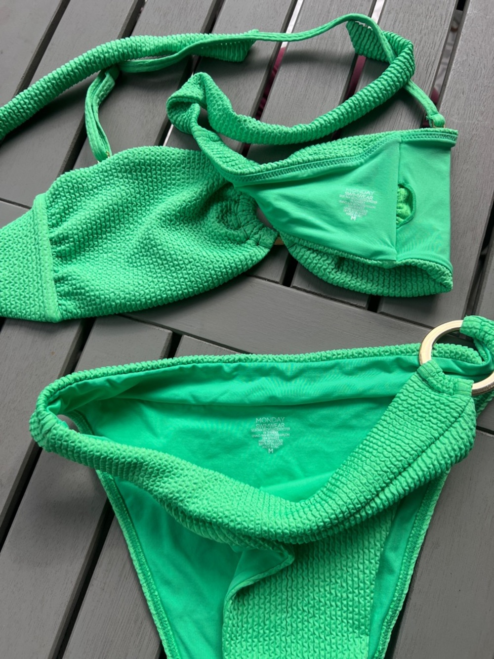 Monday Swimwear size M Textured Ring Accent Bikini Set in Green gold ring - Picture 6 of 8